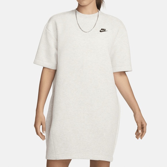 NEW!! Nike Sportswear Tech Fleece Women's Oversized Dress - Medium - Picture 1 of 12